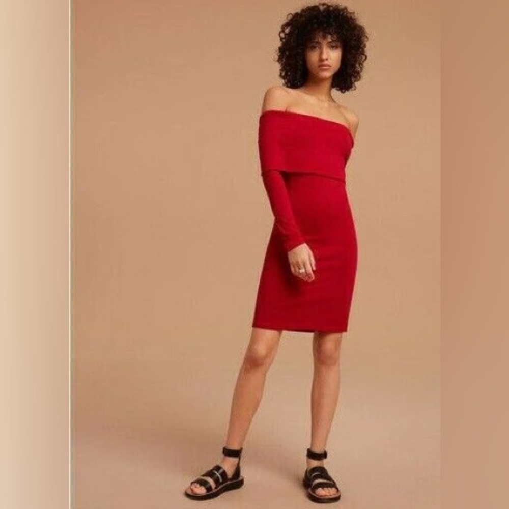 NWOT Red knit mini off the shoulder Aritzia dress